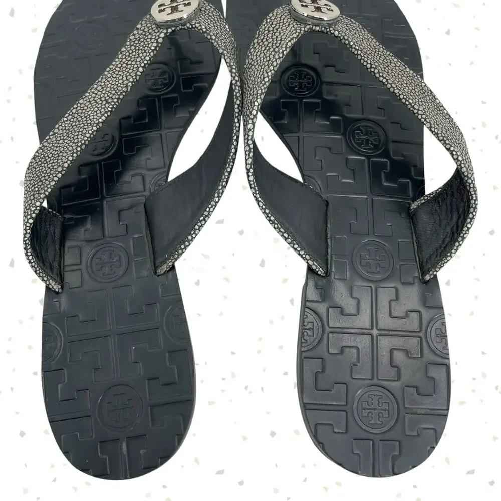 Tory Burch Thora Stingray Black Leather Thong Sandals Smoke Silver Foil Size 10